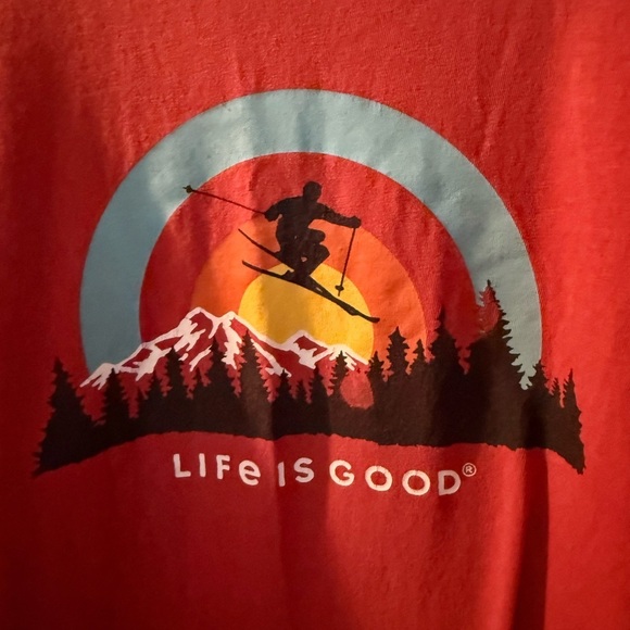 Life is Good Men's Sz L Graphic Crusher T-Shirt with Skiing Design - Picture 2 of 5